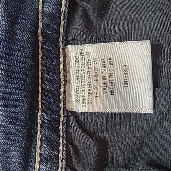 EUC Shyanne Jean Shorts Women's sz 31 Mid Rise Denim Shorts - Picture 7 of 12